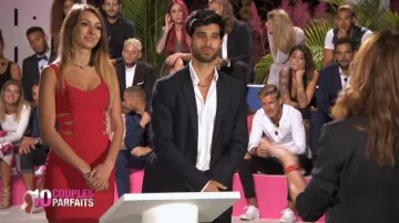 La robe rouge de Estelle dans 10 couples parfaits