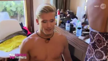 Le démaquillant waterproof pour les yeux vu dans 10 couples parfaits