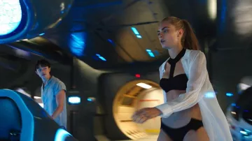 La chemise blanche de Laureline (Cara Delevingne) dans Valérian et la Cité des mille planètes