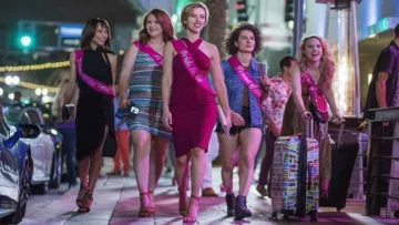 The heeled sandals Blair (Zoe Kravitz) in #Worst evening