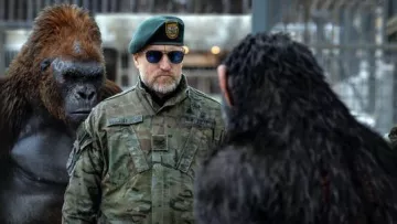 Sunglasses aviator Randolph Engeneering of the Colonel (Woody Harrelson) in The Planet of the Apes - Supremacy