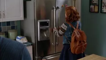 La veste de Tessa Altman (Jane Levy) dans Suburgatory