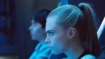 Les boucles d'oreille Vanrycke de Laureline (Cara Delevingne) dans Valérian et la cité des mille planètes