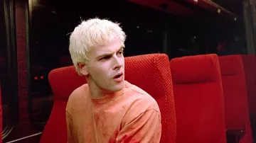 The orange t-shirt from Sick Boy / Simon Williamson (Jonny Lee Miller) in Trainspotting