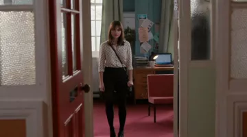 La chemise à motifs Topshop de Clara Oswald (Jenna Coleman) dans Doctor Who S08E06