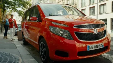 The red minivan Danjoon Medusa driven by Tom Cox (José Garcia) in the movie Full!