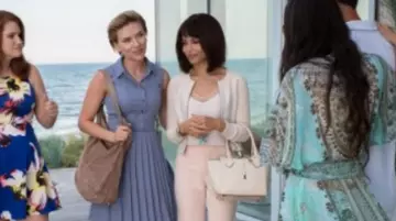 The handbag of Blair (Zoe Kravitz) in #Worst evening