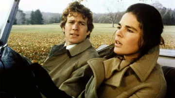 Le manteau trench couleur camel de Jennifer Cavalleri (Ali MacGraw) dans Love Story