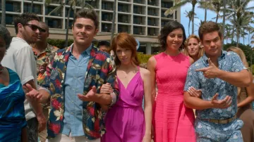 La veste bleu marine à fleurs de Dave Stangle (Zac Efron) dans Hors Contrôle