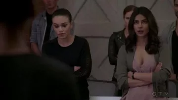Le collier de Alex Parrish (Priyanka Chopra) dans Quantico S02