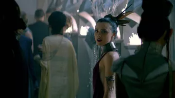Pendiente élfico de Amberle Elessedil (Poppy Drayton) en Las crónicas de Shannara
