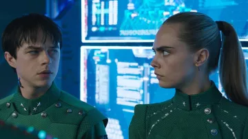 The earring Maasai of Vanrycke of Laureline (Cara Delevingne) in Valérian and the city of ten thousand planets