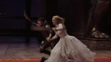 The white dress of Laureline (Cara Delevingne) in Valérian and the city of ten thousand planets