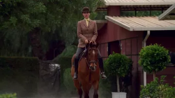 Le pantalon d'équitation de Betty Draper (January Jones) dans Mad Men S02E03