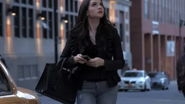 Le sac à main Saint Laurent de Jane Sloan (Katie Stevens) dans The bold type S01E06