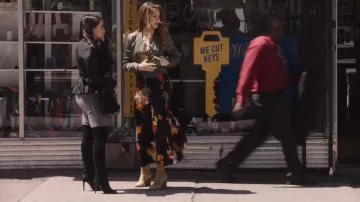 Les cuissardes de Jane Sloan (Katie Stevens) dans The bold type S01E06