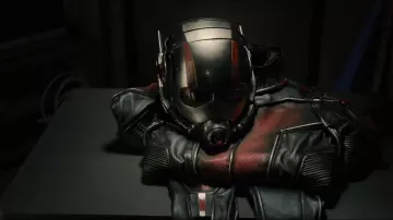 El casco de Scott Lang (Paul Rudd) en Ant-Man