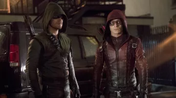 The red costume Roy Harper / Arsenal (Colton Haynes) in Arrow S03/S04