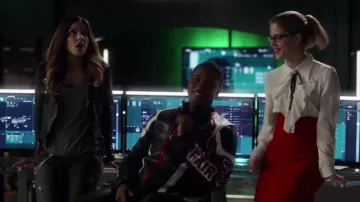 La veste en cuir Zara de Dinah Drake / Black Canary (Juliana Harkavy) dans Arrow S05E21