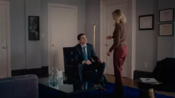Los pantalones rojos Chloé de Jean Holloway (Naomi Watts) en Gypsy S01E02