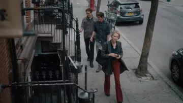 Los pantalones rojos Chloé de Jean Holloway (Naomi Watts) en Gypsy S01E02