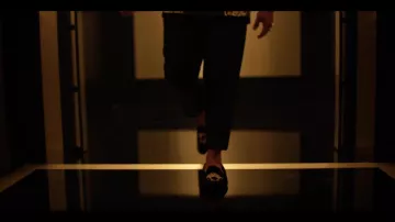 Slippers Versace of Bruno Mars in the video Versace on the floor