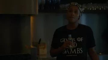 The t-shirt Giver Of No Dambs of Issa Dee (Issa Rae) in Insecure