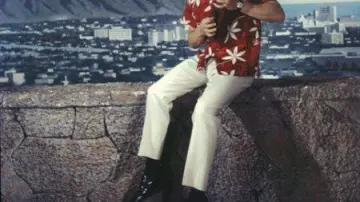 The loafers of Elvis Presley in Under the blue sky of Hawaii