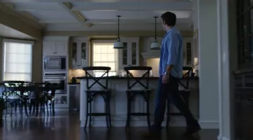 The bar chairs Safavieh in Gone Girl