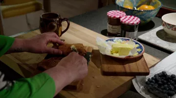 Jams Good Mom in Younger S04E07