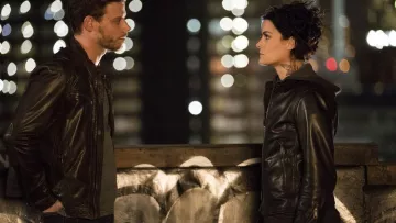 La veste en cuir noire de Jane Doe (Jaimie Alexander) dans Blindspot