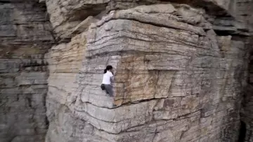 The capri pants grey Jane Doe (Jaimie Alexander) in Blindspot