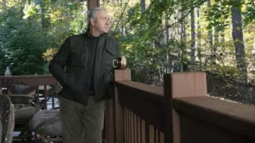 The mug in copper of Frank Underwood (Kevin Spacey) in House of Cards S05E08