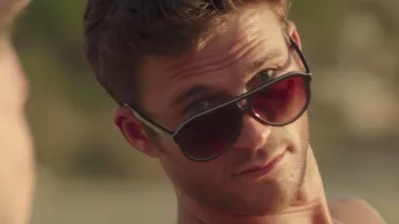 Gafas de sol de Andrew Foster (Scott Eastwood) en Overdrive