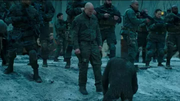 Shoes of Colonel (Woody Harrelson) in "The Planet of the apes : Supremacy"