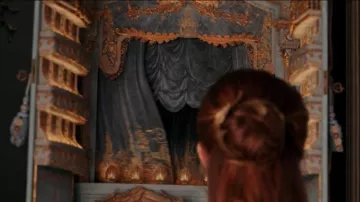 Broche de pelo de Bella (Emma Watson) en La Bella y la Bestia