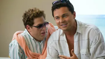 Las gafas de sol azules ahumadas usadas por Donnie Azoff (Jonah Hill) en la película El lobo de Wall Street