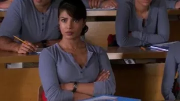Le bracelet en cuir de Alex Parrish (Priyanka Chopra) dans Quantico S01E04