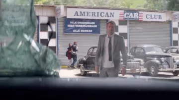 La corbata de lana azul marino de Michael Bryce (Ryan Reynolds) en Hitman & Bodyguard