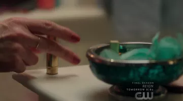 Lápiz labial de Alice Cooper (Mädchen Amick) en Riverdale S01E03