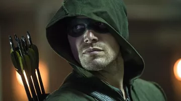 Le masque de  Oliver Jonas Queen (Stephen Amell) dans Arrow