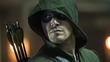 Le masque de  Oliver Jonas Queen (Stephen Amell) dans Arrow