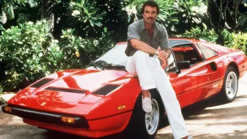 The boat shoes of Thomas Magnum (Tom Selleck) in the Magnum