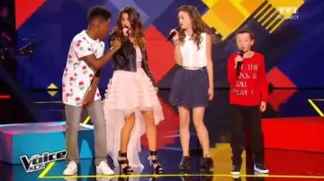 Les sandales Saint Laurent de Jenifer dans The Voice Kids