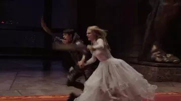 La robe blanche de Laureline (Cara Delevingne) dans Valérian et la cité des mille planètes