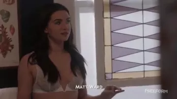 The bra LA PERLA Jane Sloan (Katie Stevens) in The Bold Type S01E08