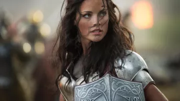 The shield of Sif (Jaimie Alexander) in Thor : the Dark world, The