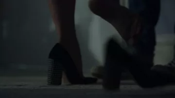 Les escarpins porté par Veronica Lodge (Camila Mendes) dans Riverdale Saison 1 Episode 13