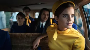 El vestido amarillo vintage de Lena Kortus (Emma Watson) en la película Colonia
