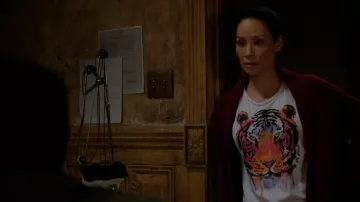 The vest bordeaux Joan Watson (Lucy Liu) in Elementary S04E06